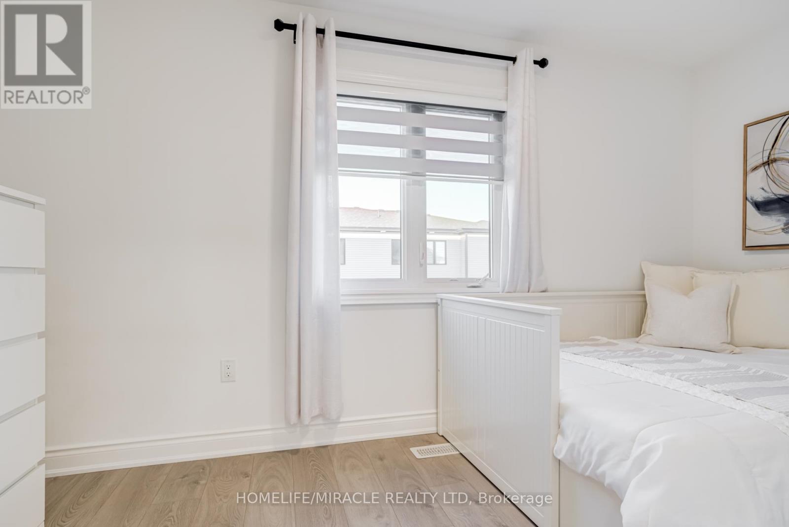 6 Pumpkin Corner Crescent, Barrie, Ontario  L9J 0T6 - Photo 35 - S12997854