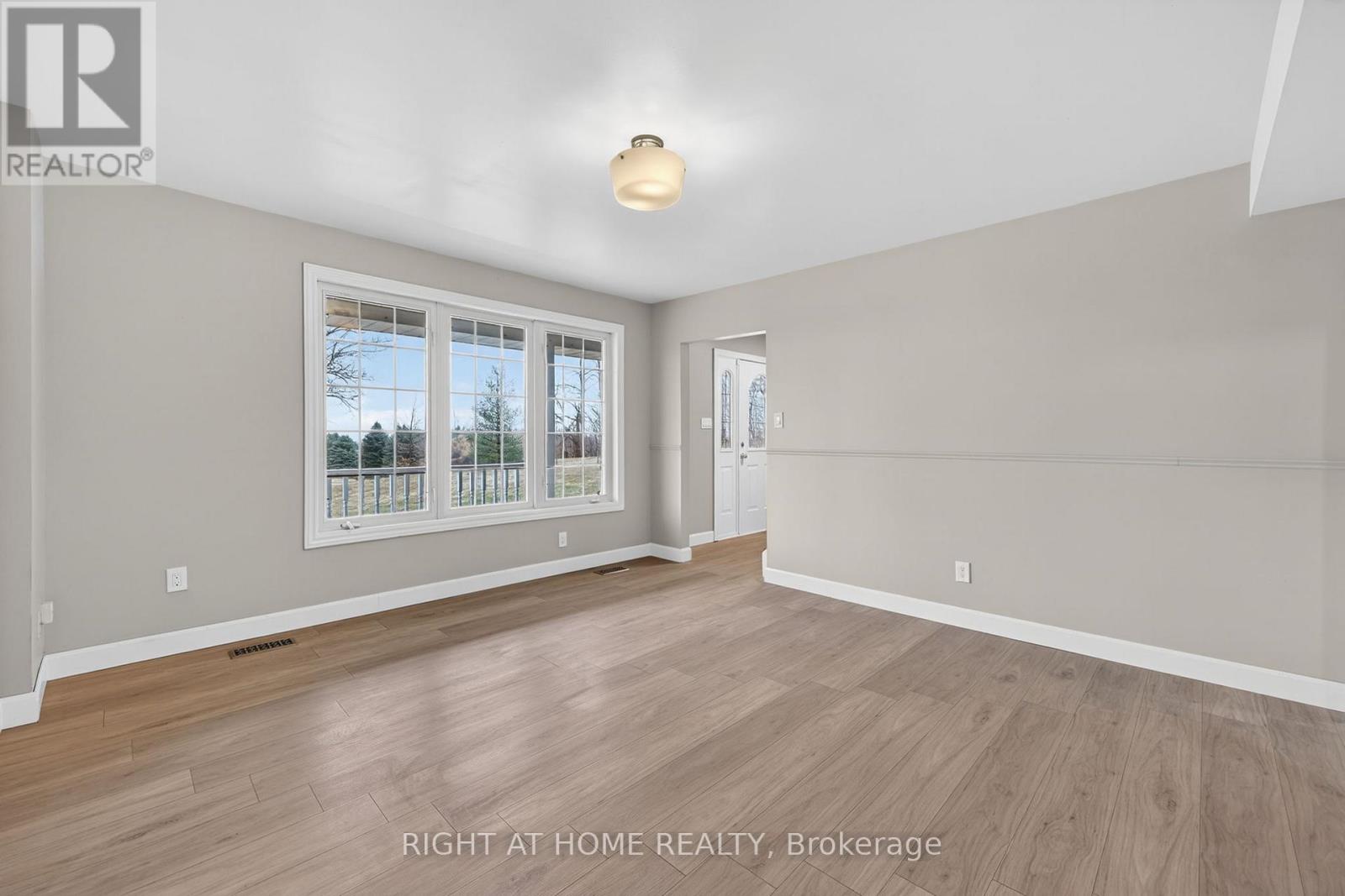 6435 12/13 Stayner Side Road, Clearview, Ontario  L0M 1N0 - Photo 15 - S12998080