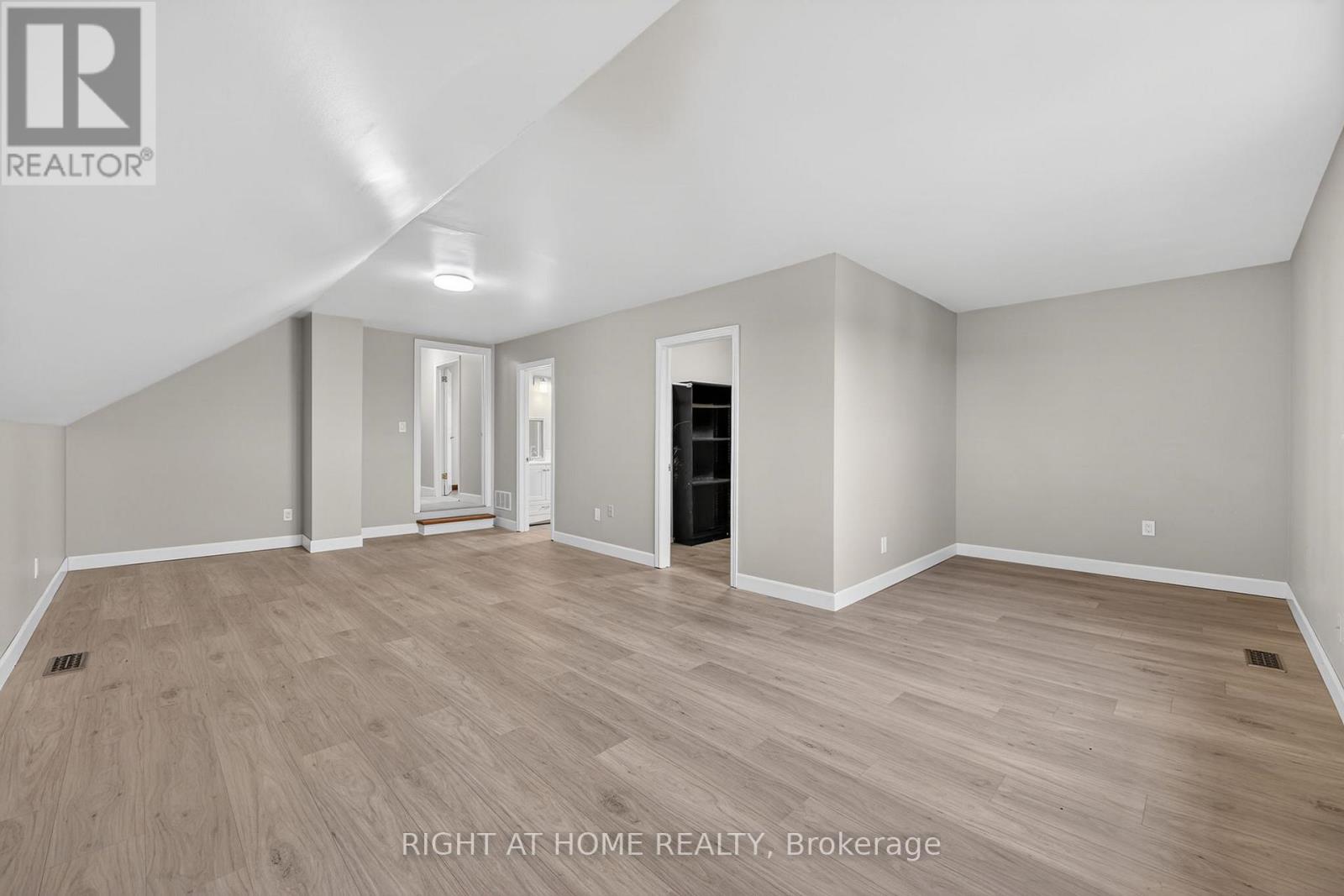 6435 12/13 Stayner Side Road, Clearview, Ontario  L0M 1N0 - Photo 21 - S12998080