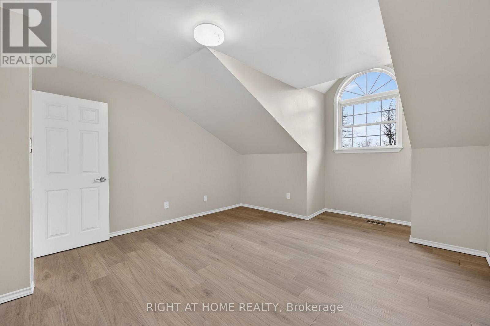 6435 12/13 Stayner Side Road, Clearview, Ontario  L0M 1N0 - Photo 26 - S12998080