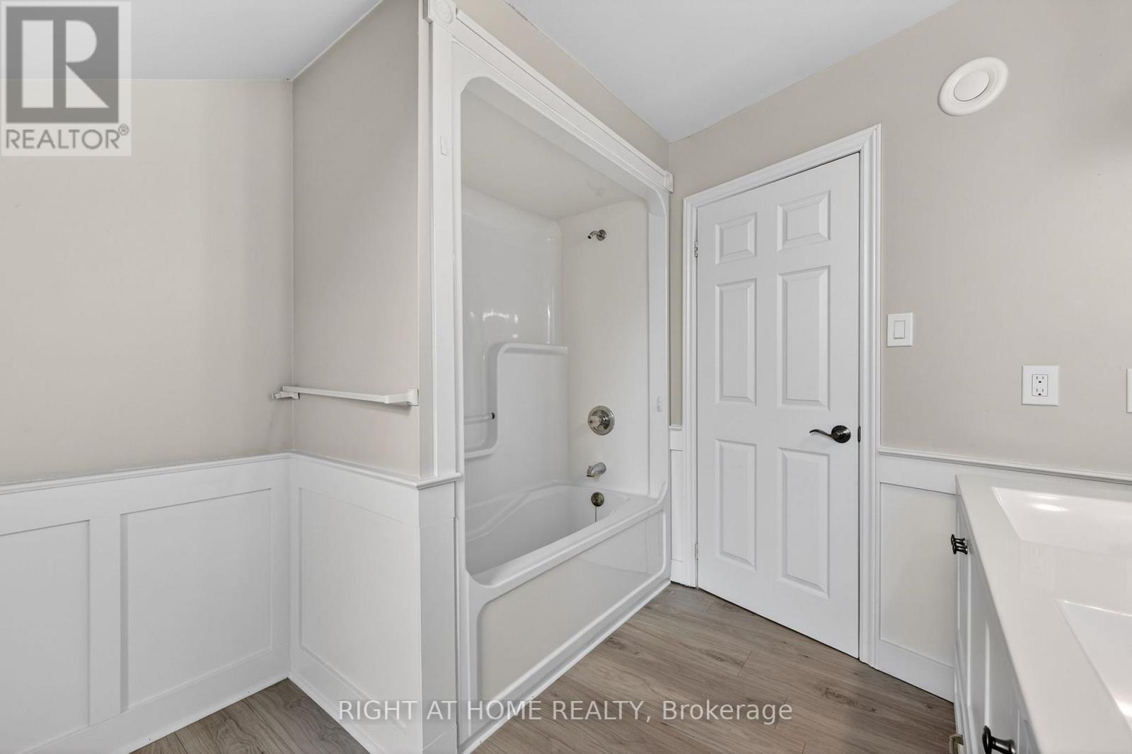 6435 12/13 Stayner Side Road, Clearview, Ontario  L0M 1N0 - Photo 30 - S12998080