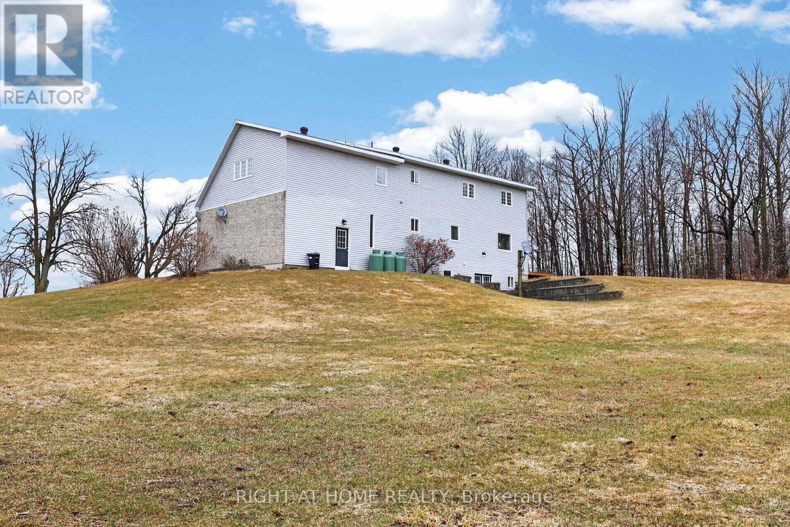 6435 12/13 Stayner Side Road, Clearview, Ontario  L0M 1N0 - Photo 33 - S12998080