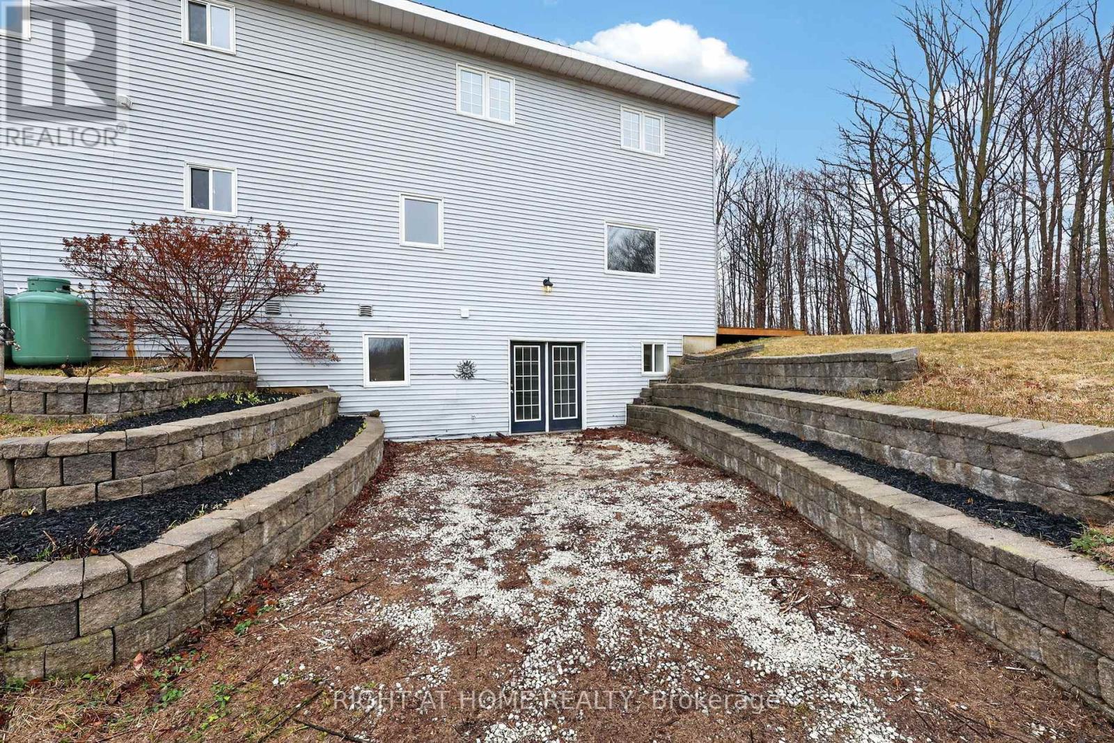 6435 12/13 Stayner Side Road, Clearview, Ontario  L0M 1N0 - Photo 34 - S12998080