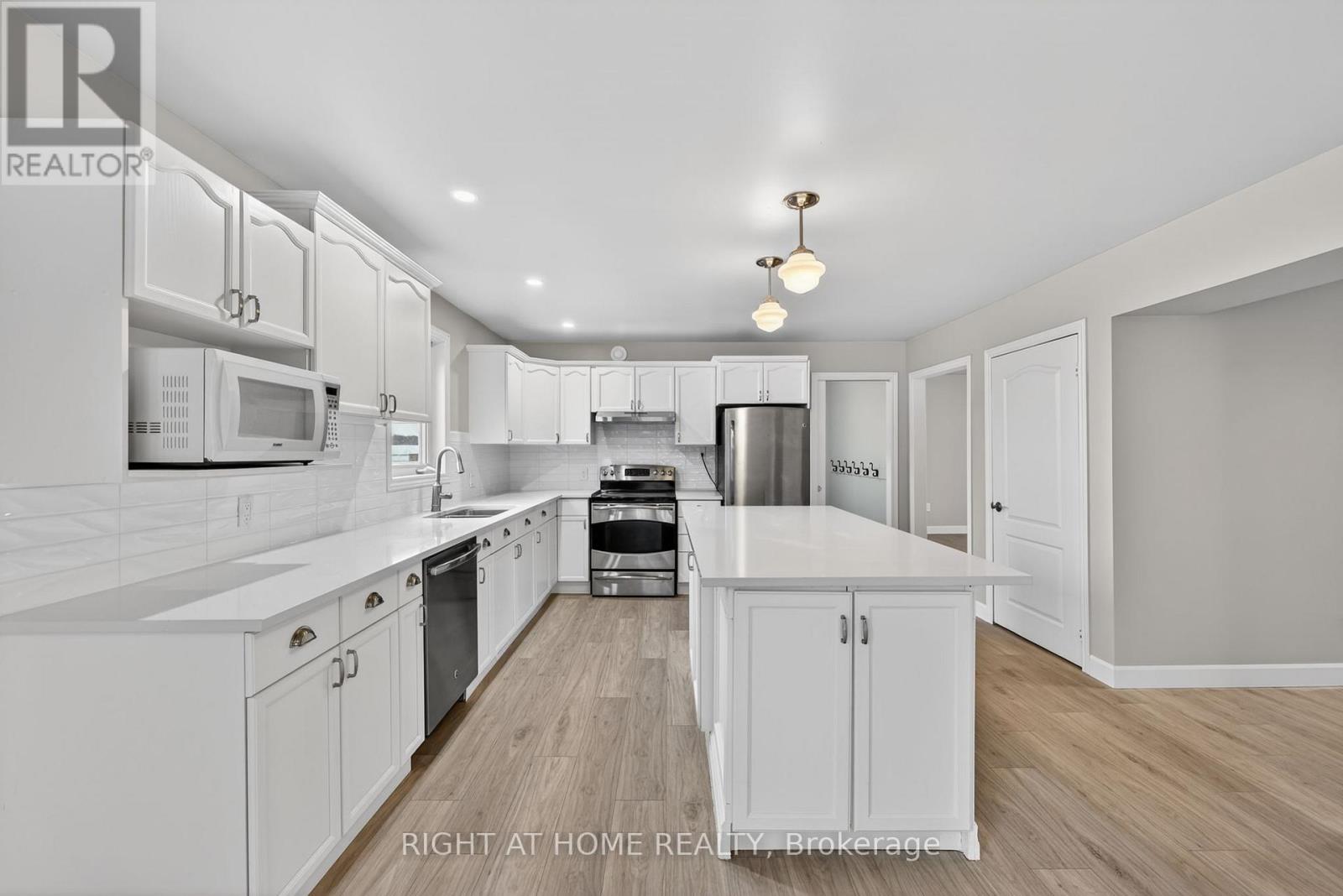 6435 12/13 Stayner Side Road, Clearview, Ontario  L0M 1N0 - Photo 7 - S12998080