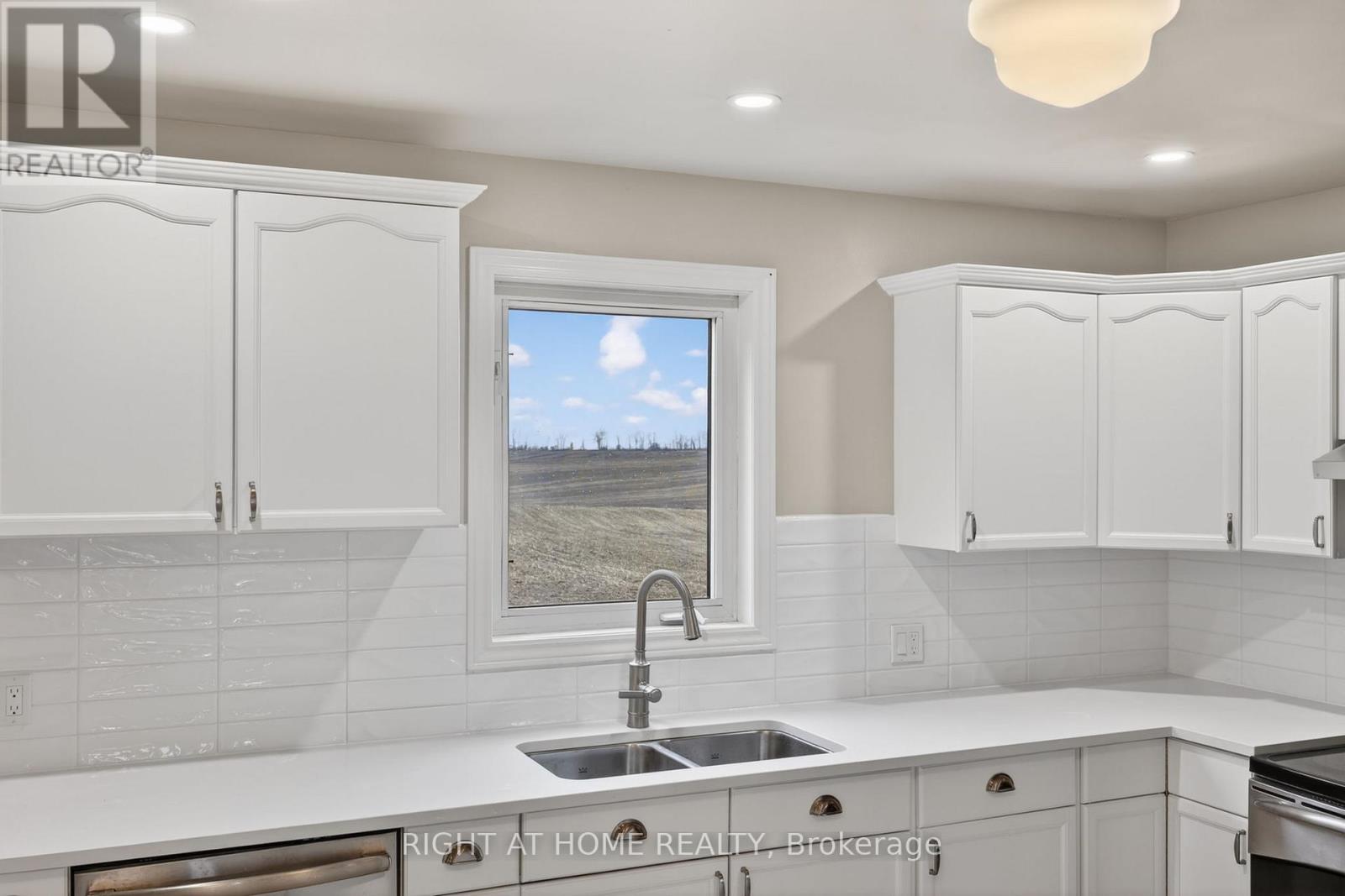 6435 12/13 Stayner Side Road, Clearview, Ontario  L0M 1N0 - Photo 8 - S12998080