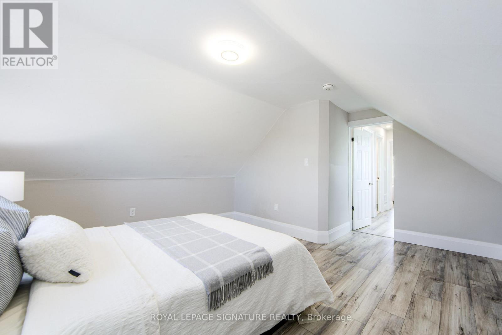 19 Schell Avenue, Toronto, Ontario  M6E 2S7 - Photo 20 - W12997840