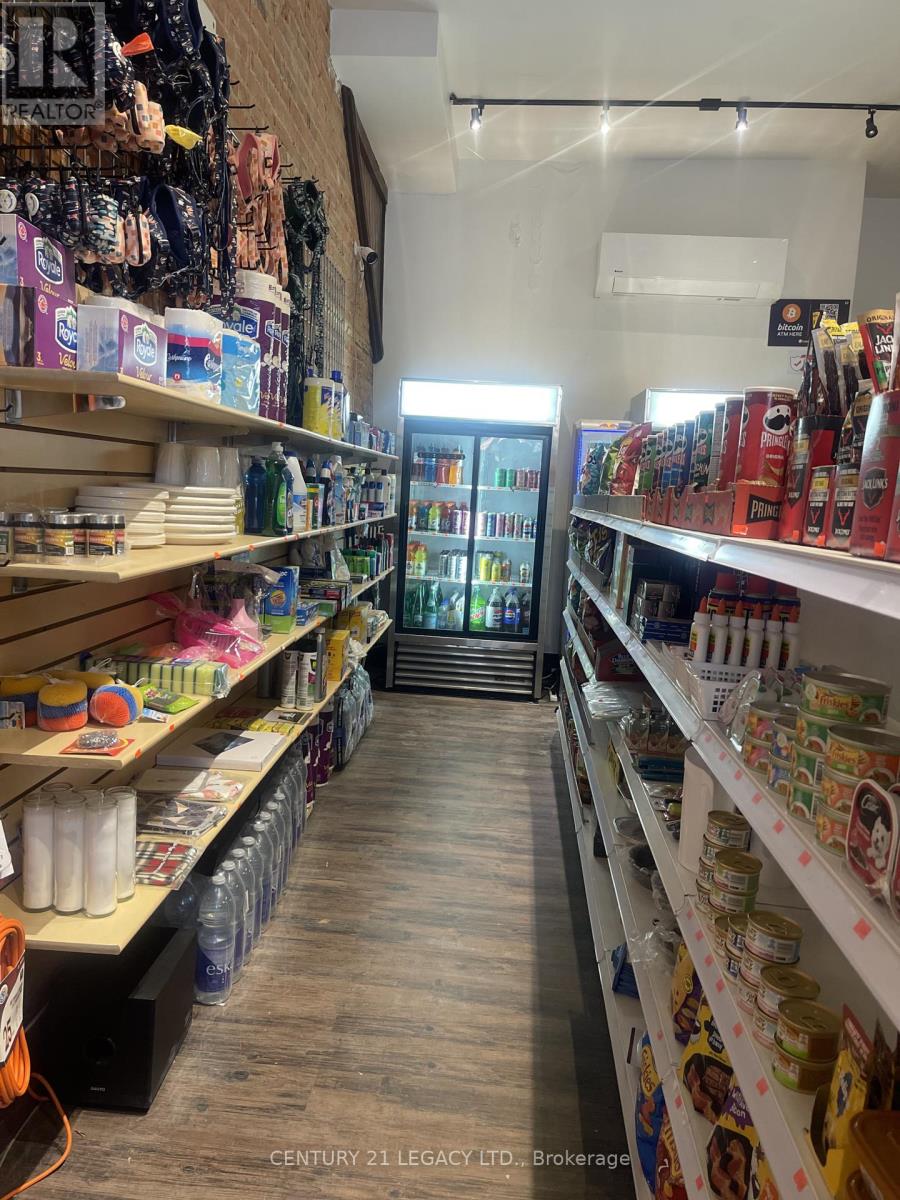 2739 Dundas Street W, Toronto, Ontario  M6P 1Y1 - Photo 2 - W12997848