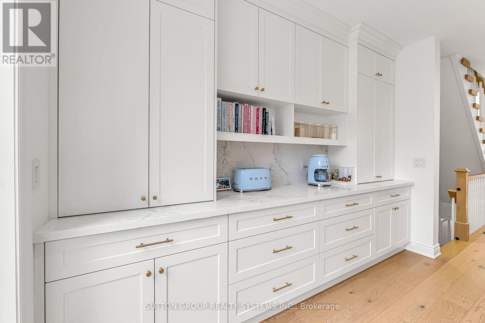 70 Resurrection Road, Toronto, Ontario  M9A 5H1 - Photo 13 - W12997866