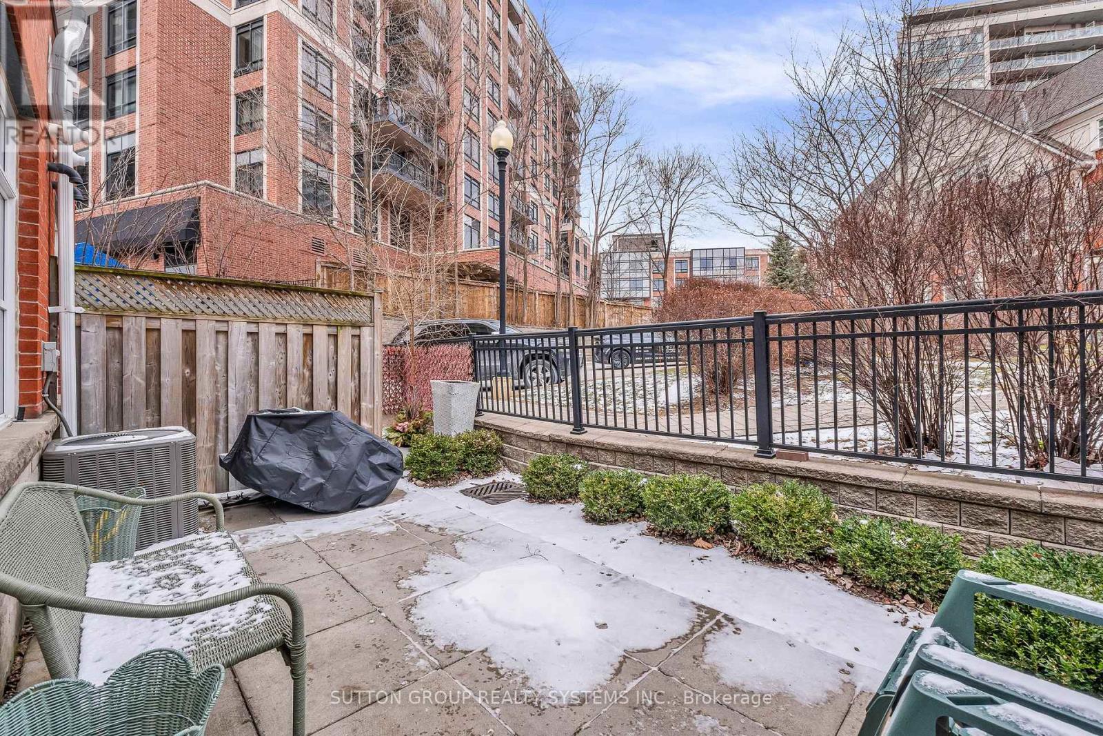 70 Resurrection Road, Toronto, Ontario  M9A 5H1 - Photo 37 - W12997866