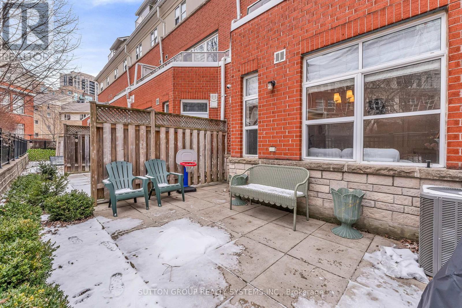 70 Resurrection Road, Toronto, Ontario  M9A 5H1 - Photo 39 - W12997866