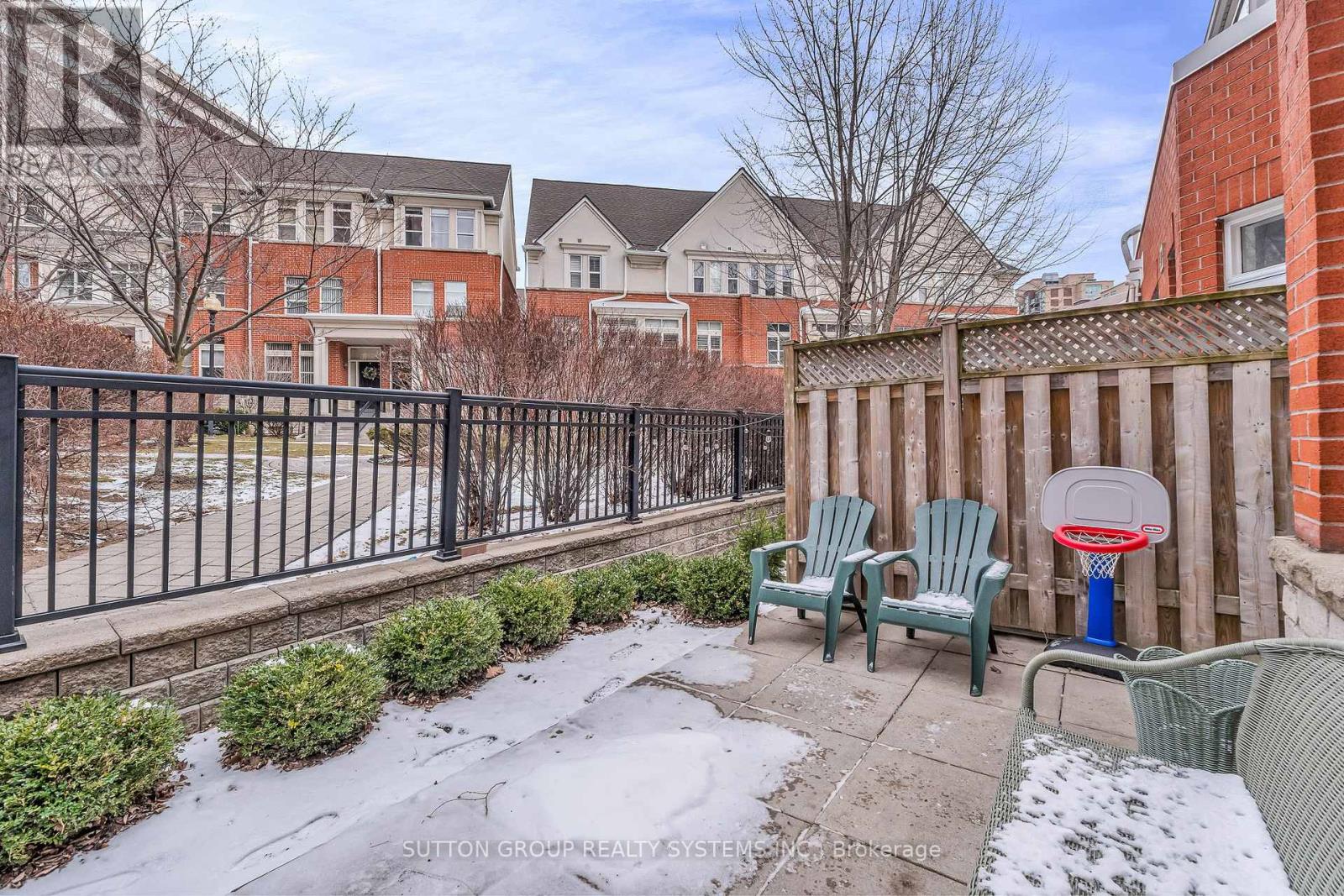 70 Resurrection Road, Toronto, Ontario  M9A 5H1 - Photo 40 - W12997866