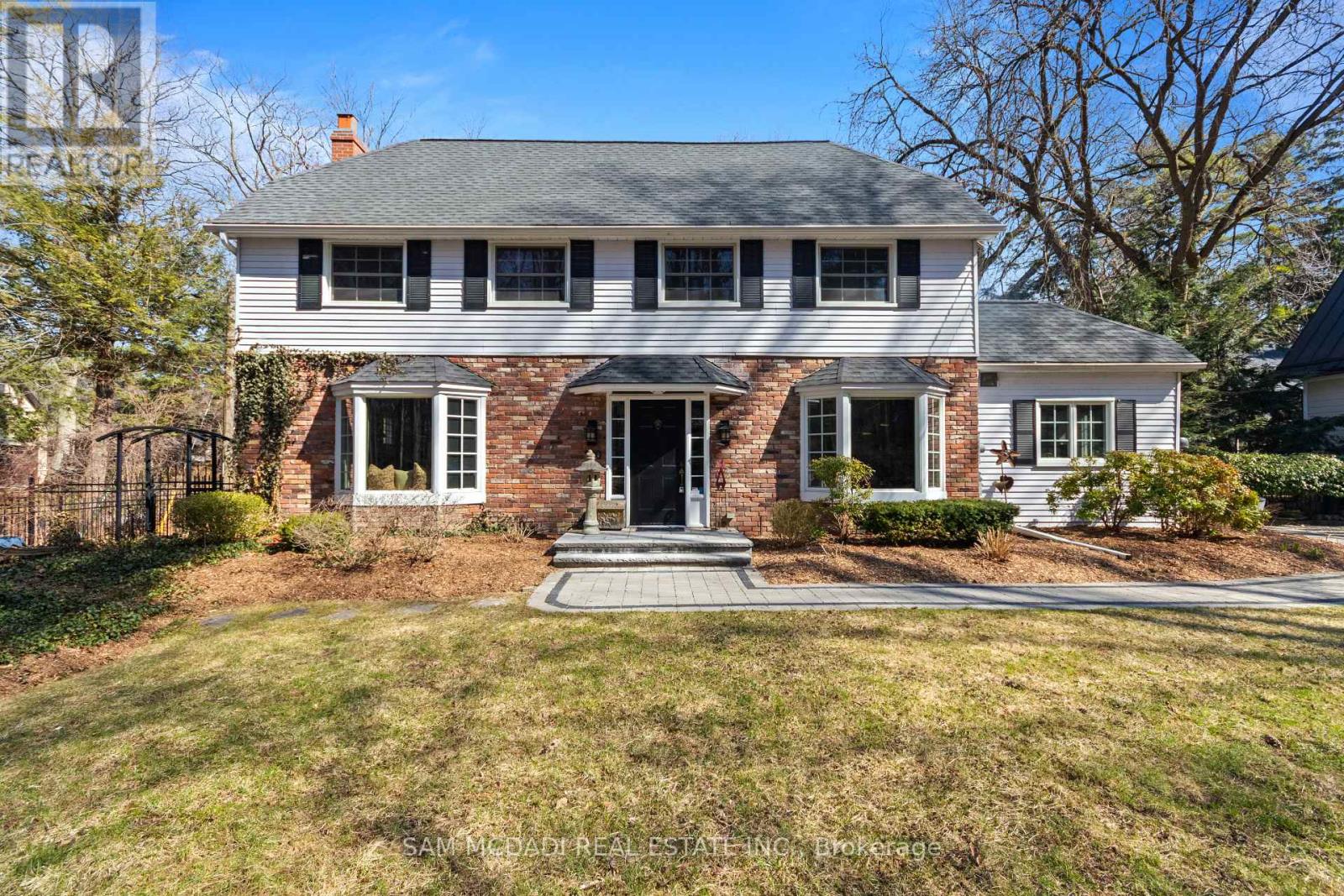 990 Roper Avenue, Mississauga, Ontario  L5H 1B7 - Photo 2 - W12997886