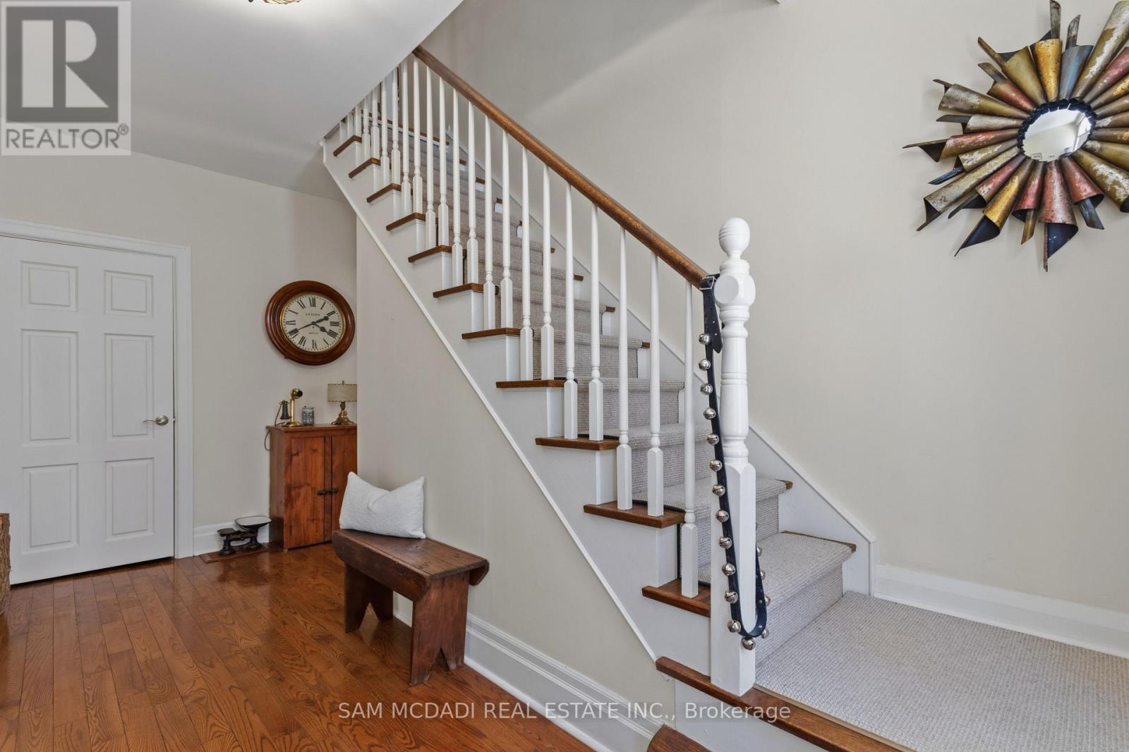 990 Roper Avenue, Mississauga, Ontario  L5H 1B7 - Photo 3 - W12997886