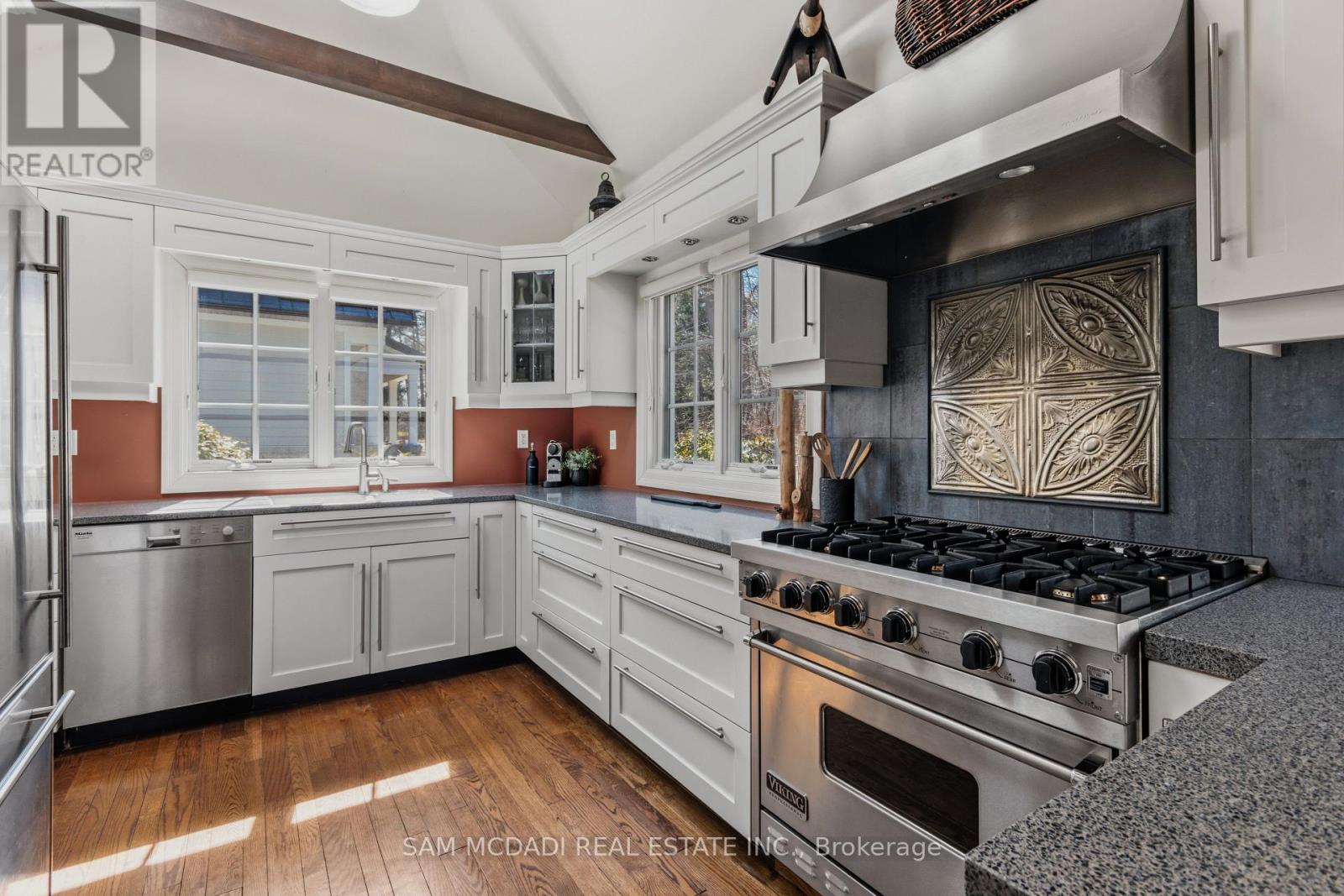 990 Roper Avenue, Mississauga, Ontario  L5H 1B7 - Photo 9 - W12997886