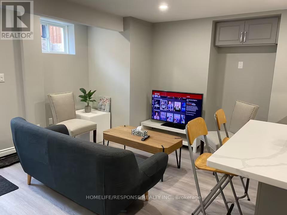 Bsmnt - 210 Zachary Crescent, Oakville, Ontario  L6H 0W2 - Photo 4 - W12997920