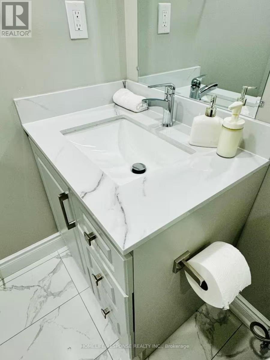 Bsmnt - 210 Zachary Crescent, Oakville, Ontario  L6H 0W2 - Photo 9 - W12997920