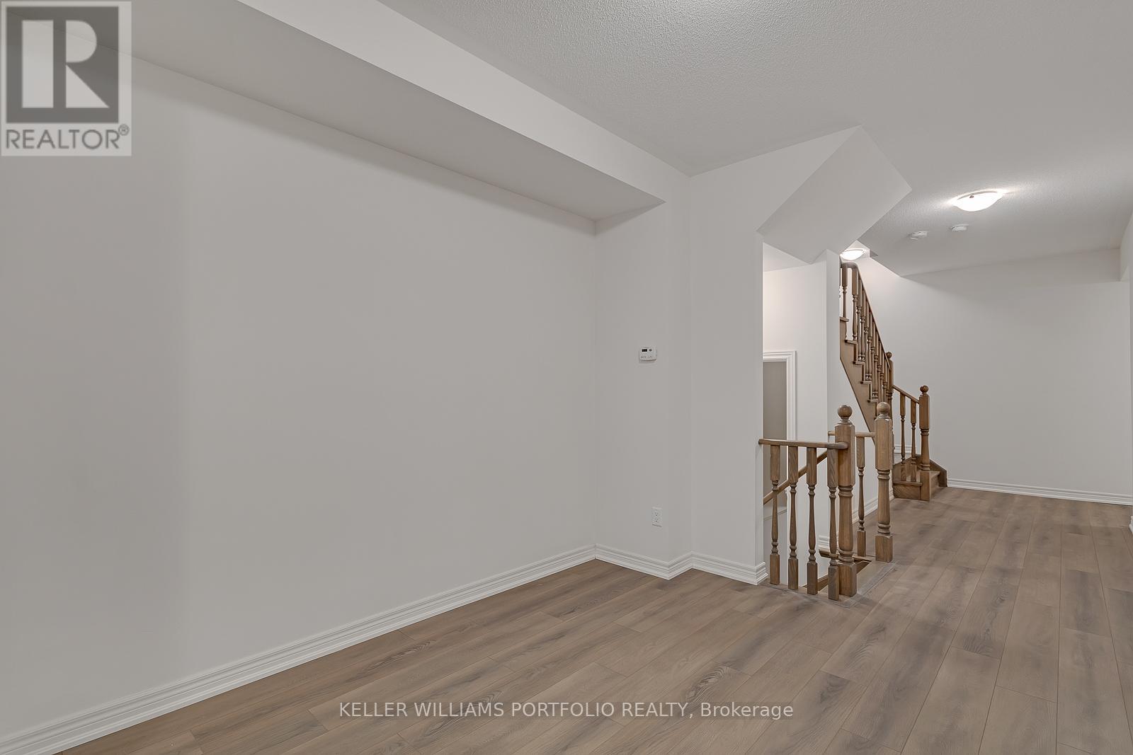 481 Manhattan Common, Oakville, Ontario  L6H 3P6 - Photo 4 - W12997958