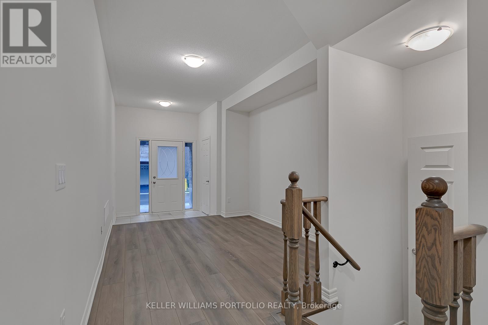 481 Manhattan Common, Oakville, Ontario  L6H 3P6 - Photo 5 - W12997958