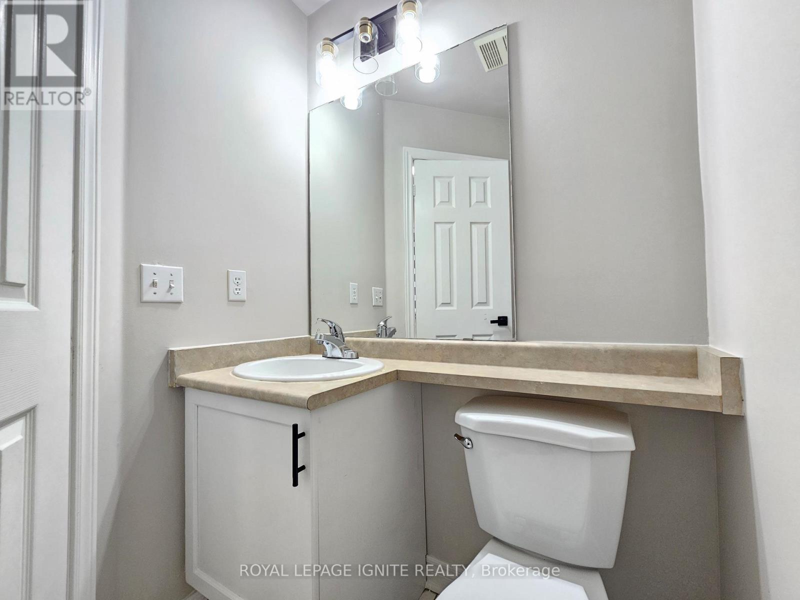 83 Checkerberry Crescent, Brampton, Ontario  L6R 2S9 - Photo 3 - W12997970