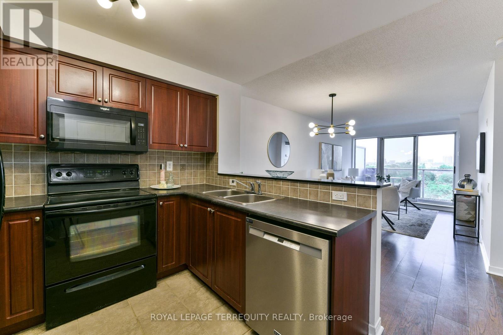 705 - 1040 The Queensway, Toronto, Ontario  M8Z 0A7 - Photo 24 - W12997978