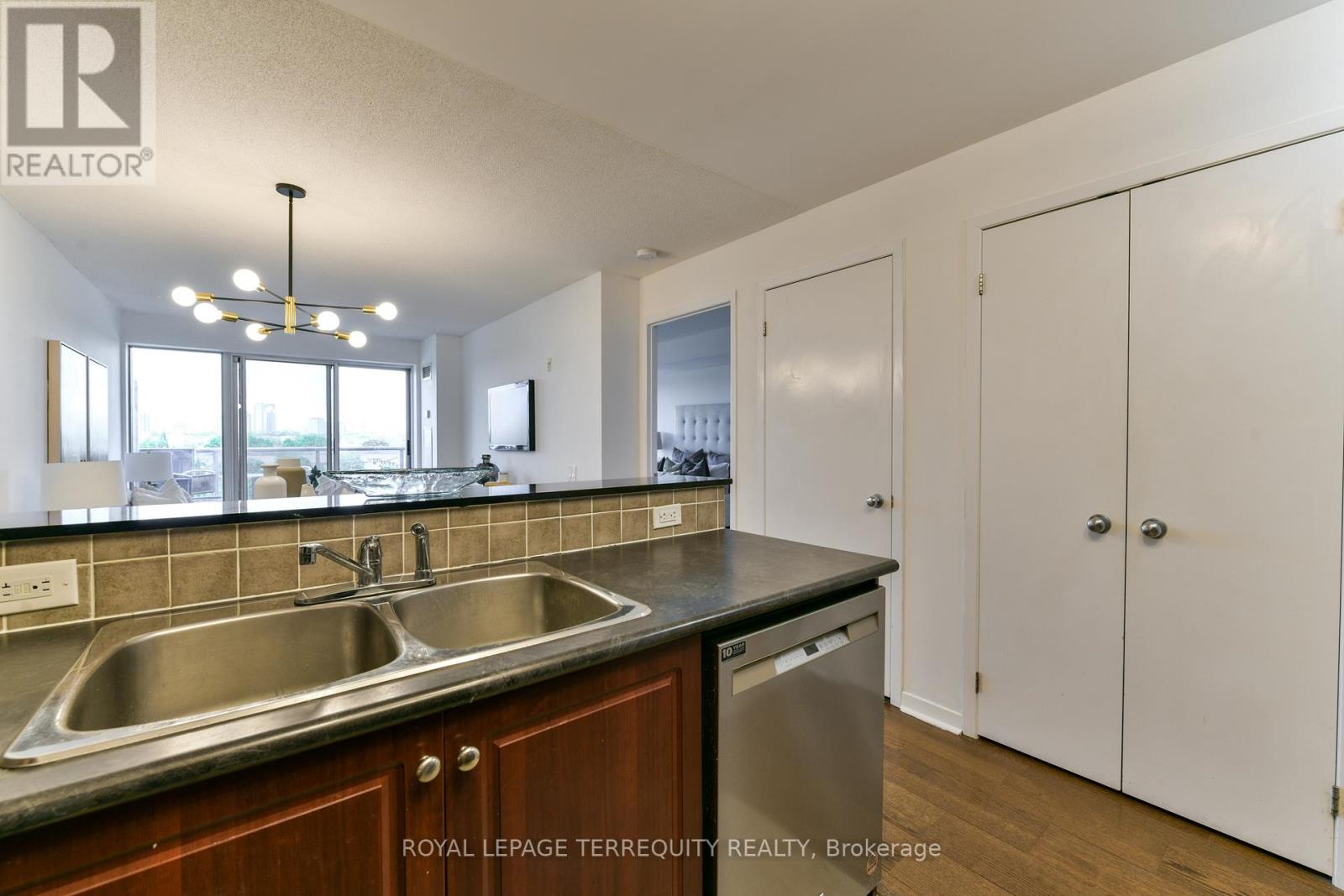 705 - 1040 The Queensway, Toronto, Ontario  M8Z 0A7 - Photo 26 - W12997978