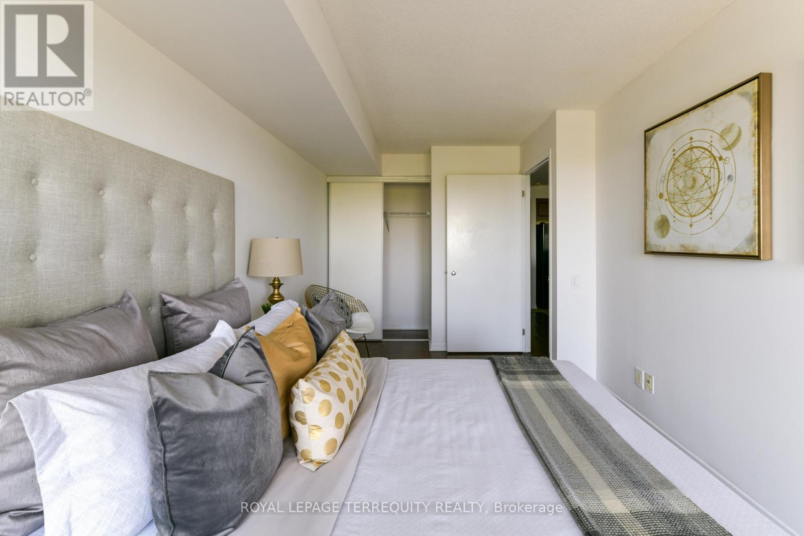 705 - 1040 The Queensway, Toronto, Ontario  M8Z 0A7 - Photo 33 - W12997978