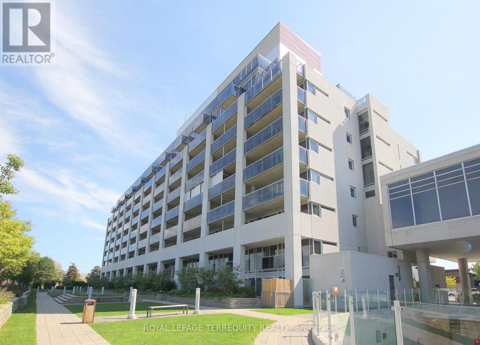 705 - 1040 The Queensway, Toronto, Ontario  M8Z 0A7 - Photo 4 - W12997978