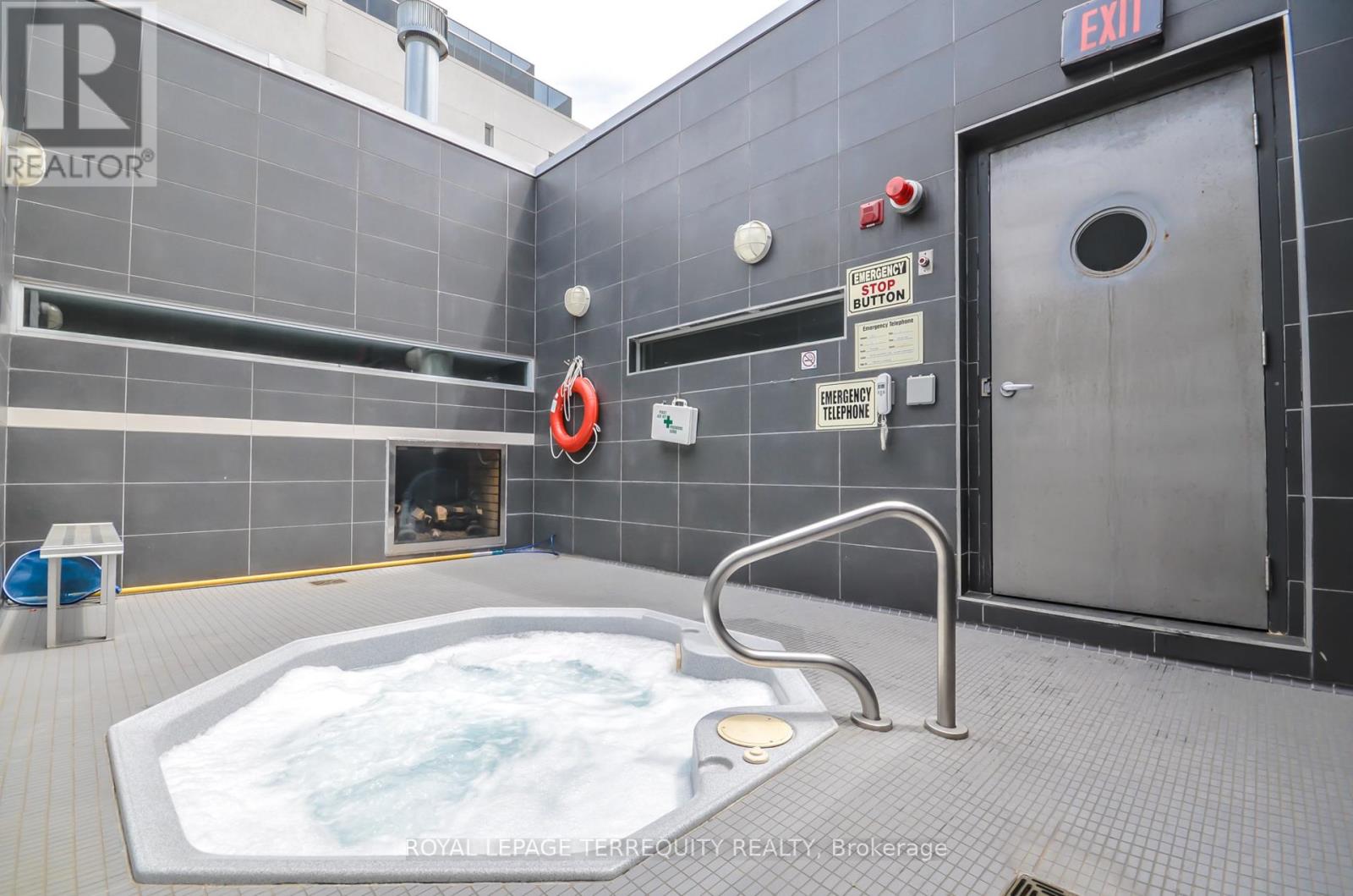 705 - 1040 The Queensway, Toronto, Ontario  M8Z 0A7 - Photo 44 - W12997978