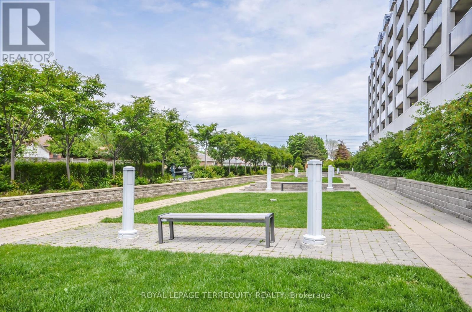 705 - 1040 The Queensway, Toronto, Ontario  M8Z 0A7 - Photo 48 - W12997978