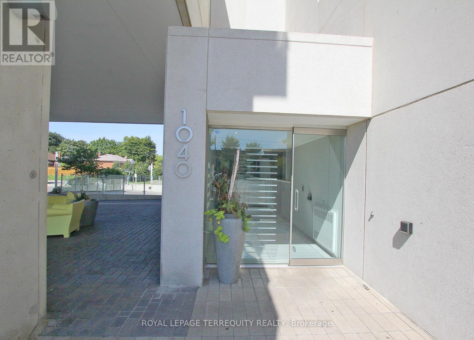 705 - 1040 The Queensway, Toronto, Ontario  M8Z 0A7 - Photo 5 - W12997978