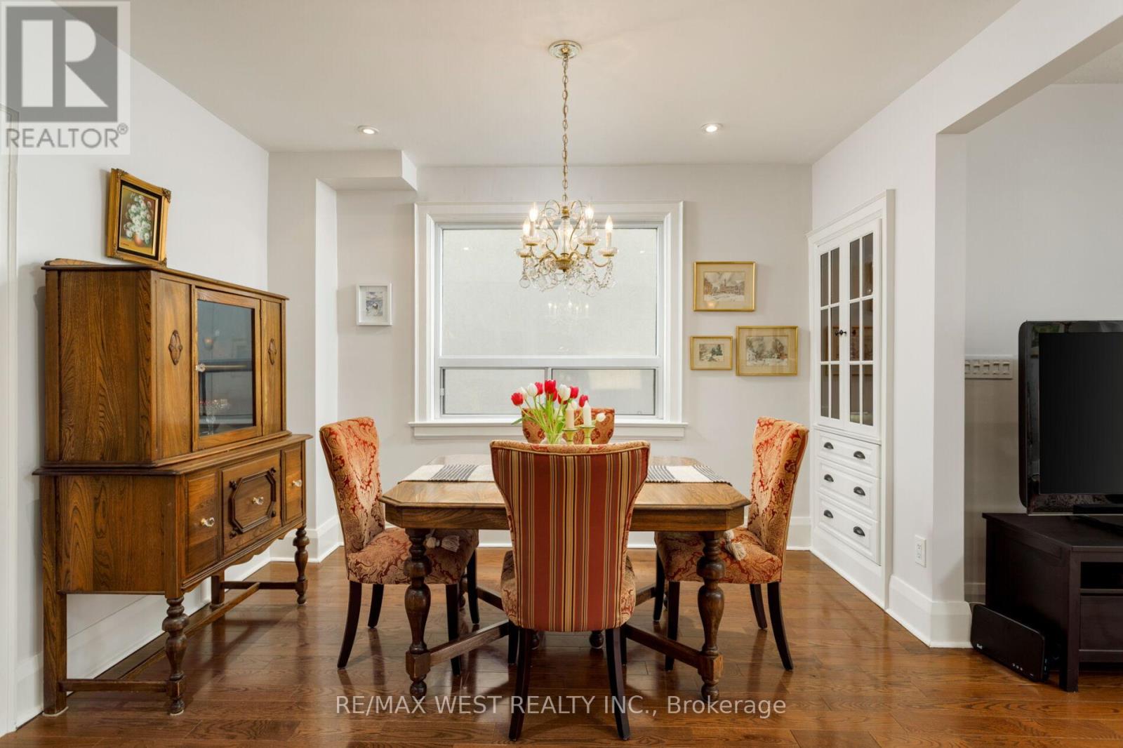 21 Harshaw Avenue, Toronto, Ontario  M6S 1X9 - Photo 10 - W12997980