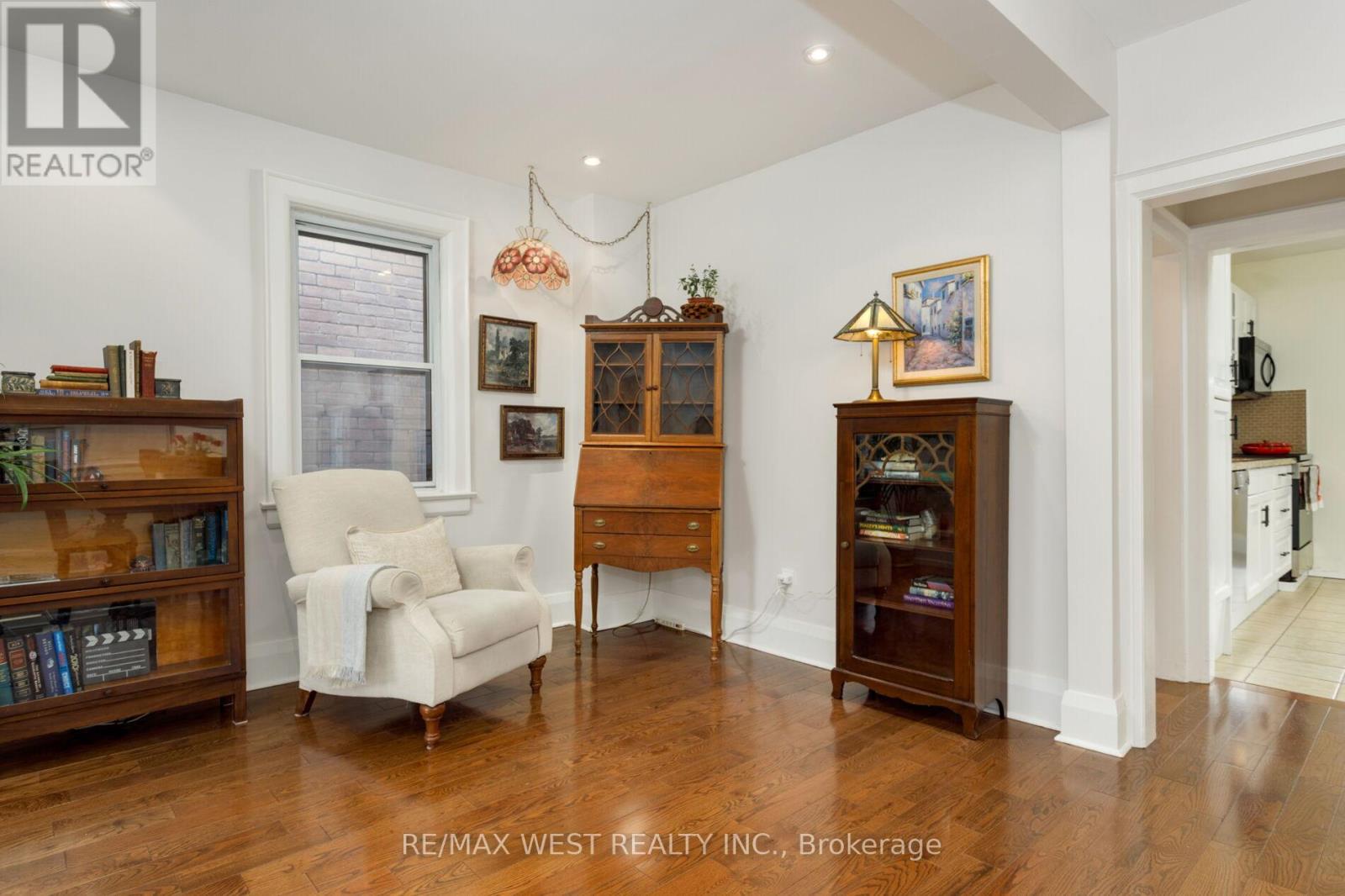 21 Harshaw Avenue, Toronto, Ontario  M6S 1X9 - Photo 13 - W12997980