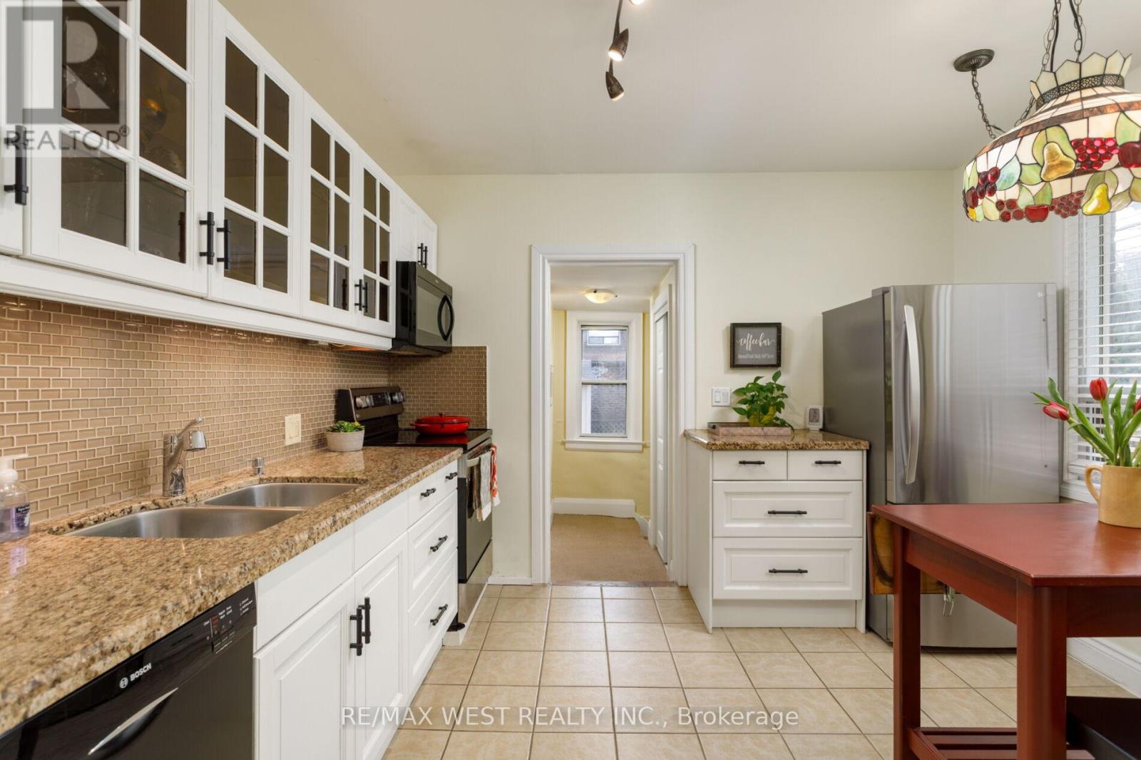 21 Harshaw Avenue, Toronto, Ontario  M6S 1X9 - Photo 17 - W12997980