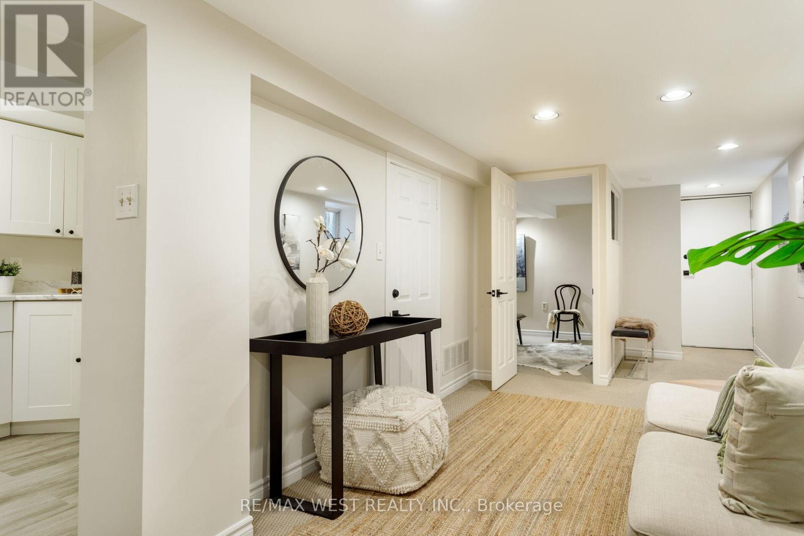 21 Harshaw Avenue, Toronto, Ontario  M6S 1X9 - Photo 33 - W12997980