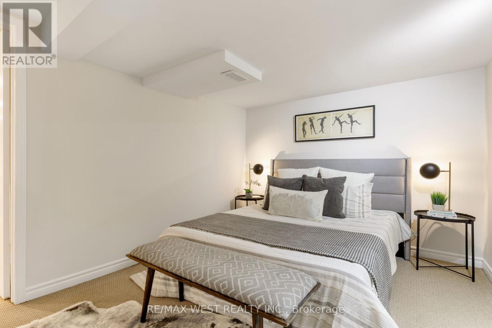 21 Harshaw Avenue, Toronto, Ontario  M6S 1X9 - Photo 35 - W12997980