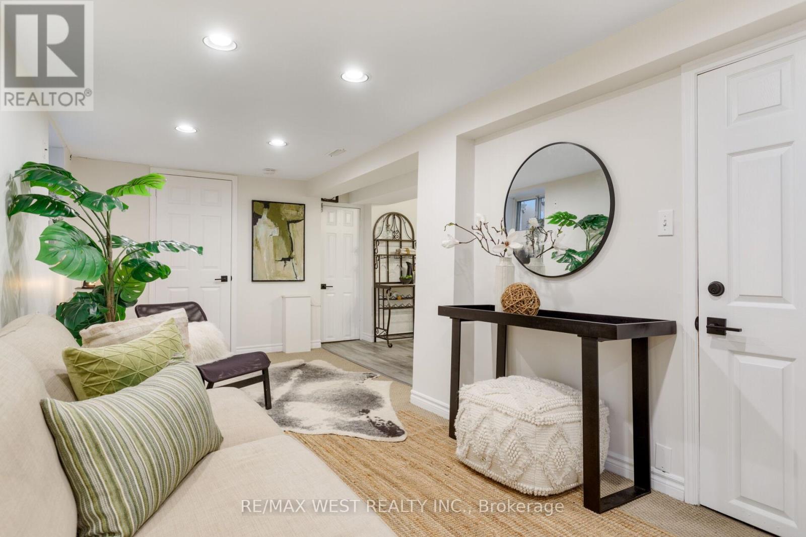 21 Harshaw Avenue, Toronto, Ontario  M6S 1X9 - Photo 36 - W12997980