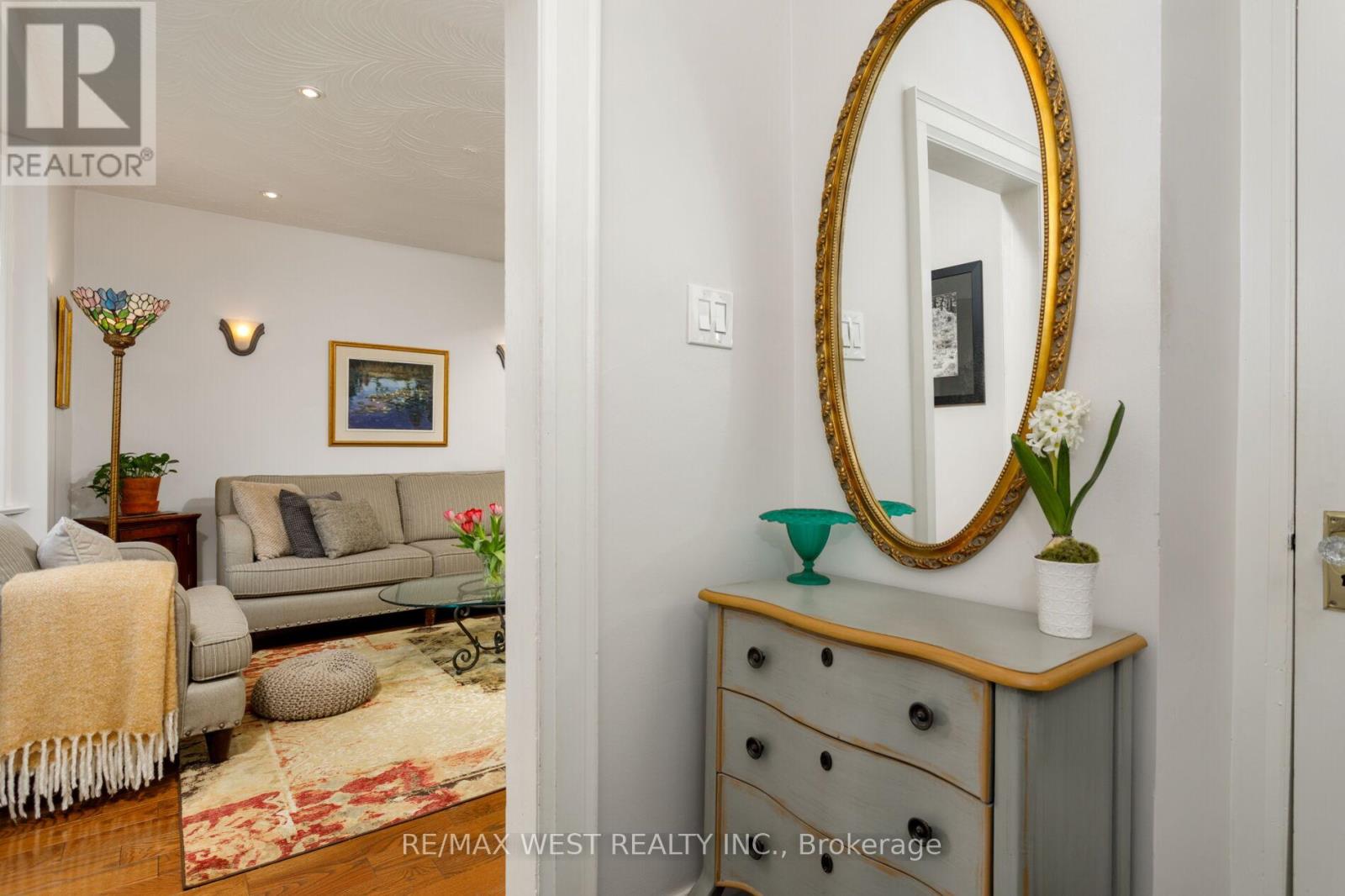 21 Harshaw Avenue, Toronto, Ontario  M6S 1X9 - Photo 4 - W12997980