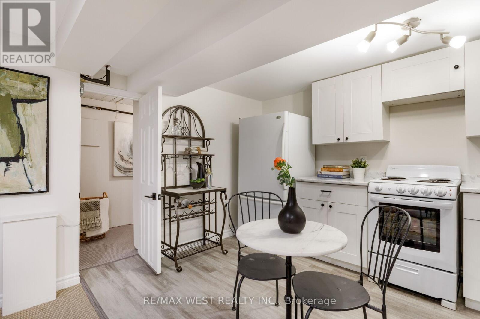 21 Harshaw Avenue, Toronto, Ontario  M6S 1X9 - Photo 43 - W12997980