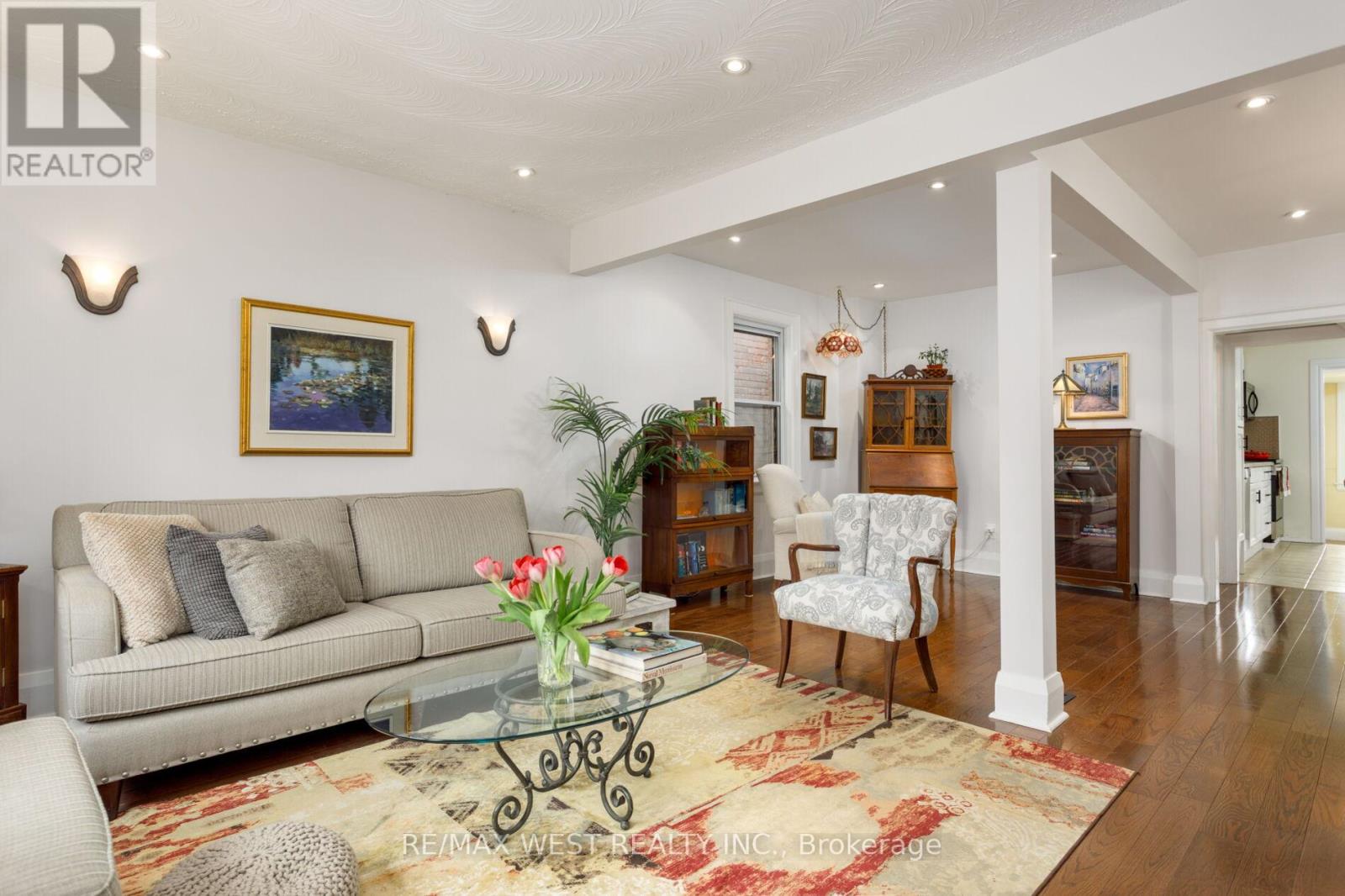 21 Harshaw Avenue, Toronto, Ontario  M6S 1X9 - Photo 6 - W12997980