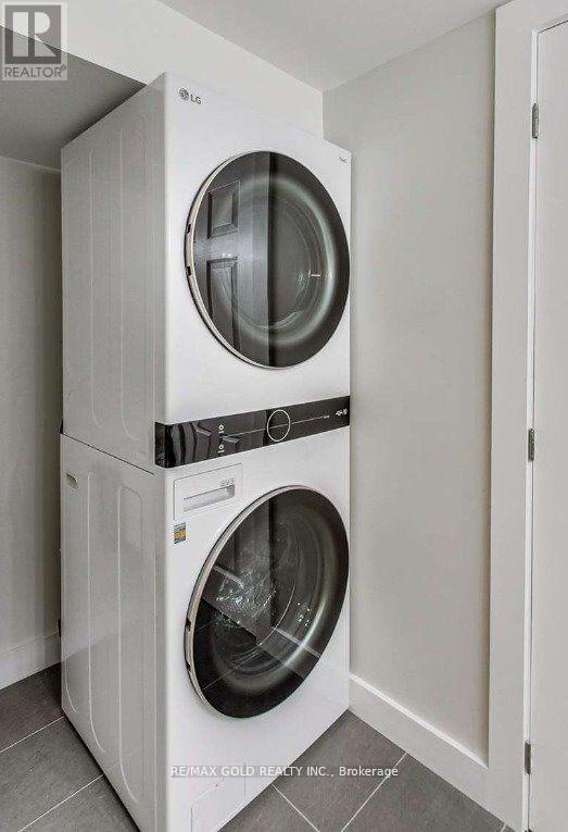 237 Weighton (Lower) Drive, Oakville, Ontario  L6K 2P9 - Photo 7 - W12997998