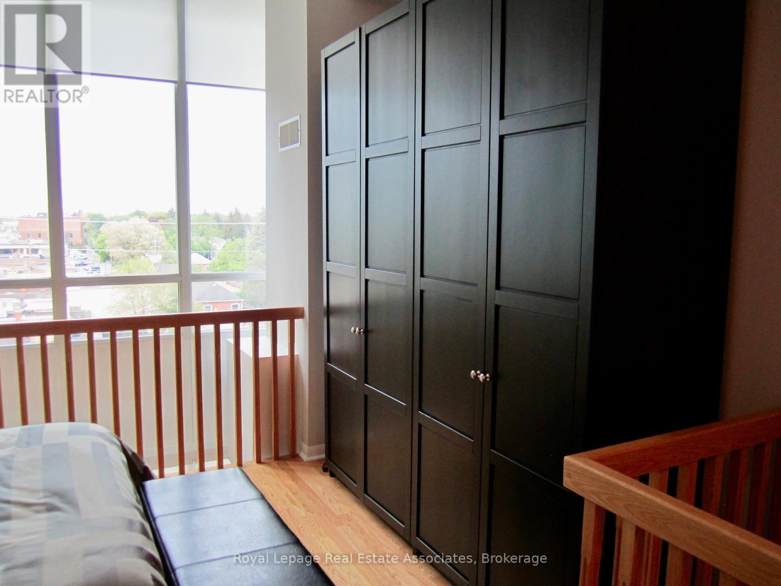 422 - 3391 Bloor Street W, Toronto, Ontario  M8X 1G3 - Photo 10 - W12998012