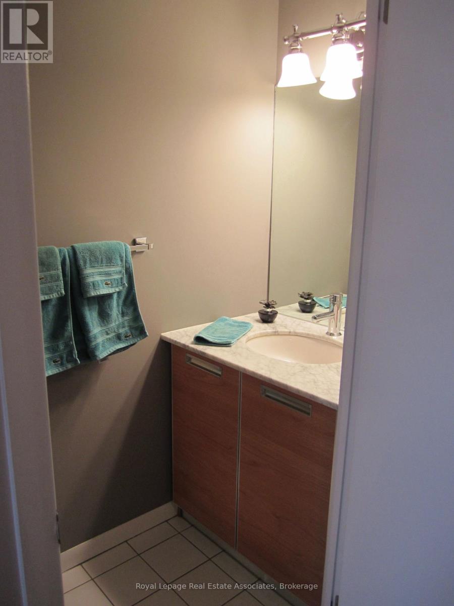 422 - 3391 Bloor Street W, Toronto, Ontario  M8X 1G3 - Photo 12 - W12998012