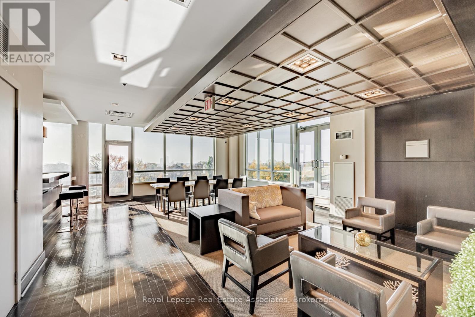 422 - 3391 Bloor Street W, Toronto, Ontario  M8X 1G3 - Photo 15 - W12998012