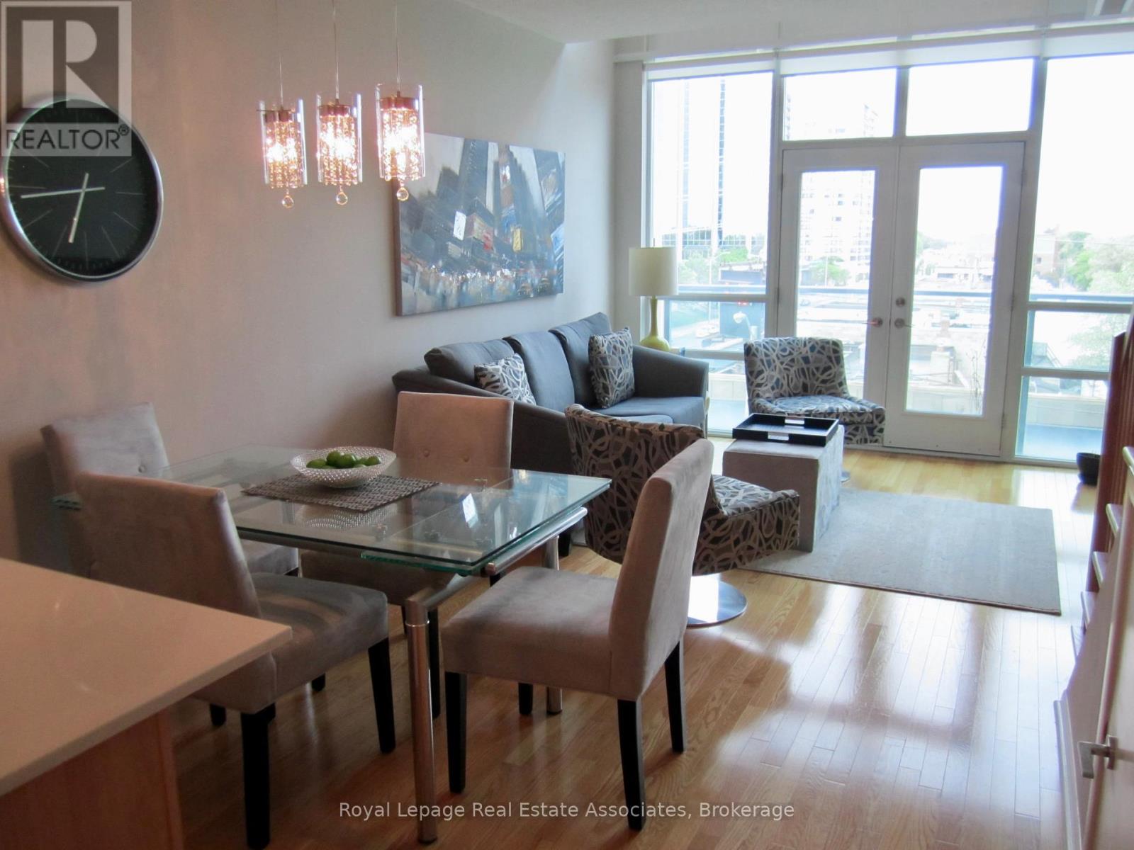 422 - 3391 Bloor Street W, Toronto, Ontario  M8X 1G3 - Photo 4 - W12998012