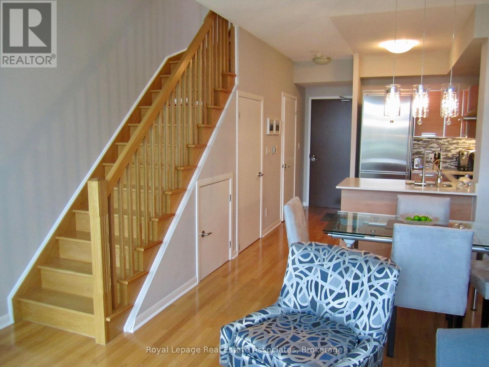 422 - 3391 Bloor Street W, Toronto, Ontario  M8X 1G3 - Photo 6 - W12998012