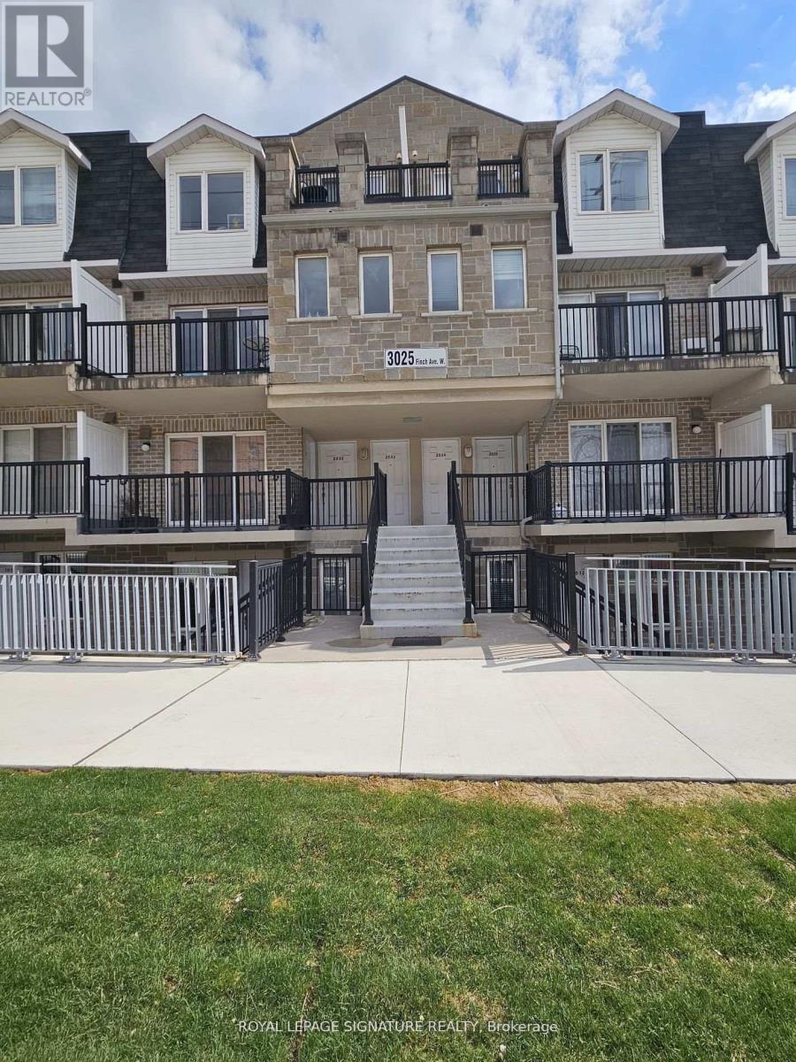 2033 - 3025 FINCH AVENUE W, Toronto, Ontario
