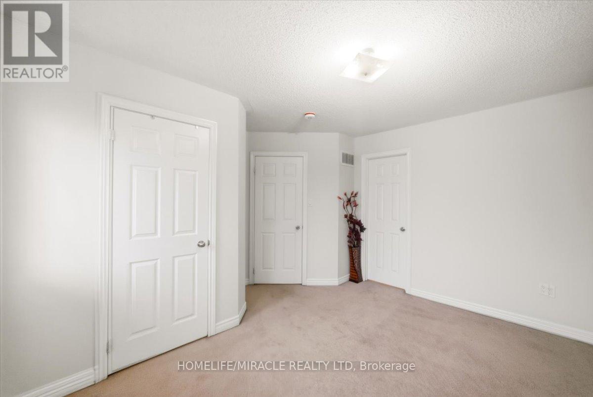 381 Queen Mary Drive, Brampton, Ontario  L7A 3T1 - Photo 28 - W12998020