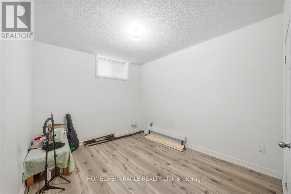 381 Queen Mary Drive, Brampton, Ontario  L7A 3T1 - Photo 34 - W12998020