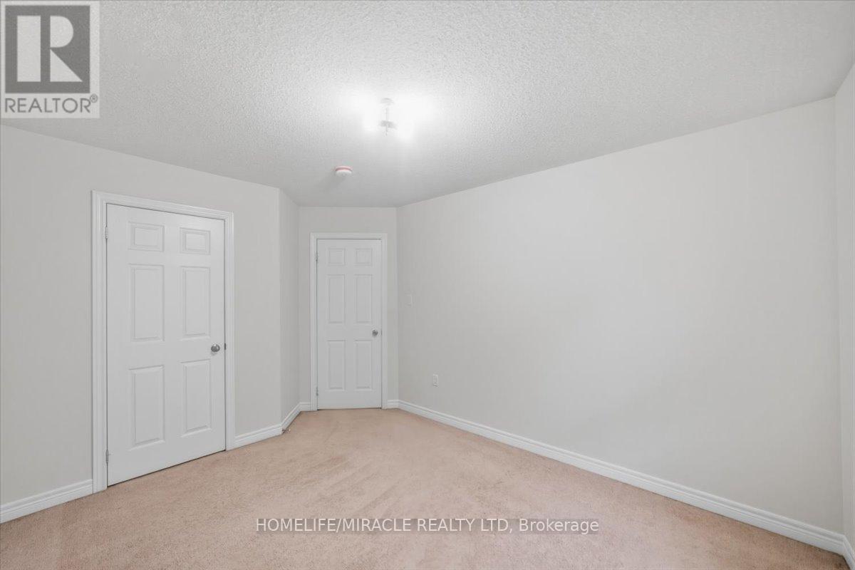 381 Queen Mary Drive, Brampton, Ontario  L7A 3T1 - Photo 36 - W12998020