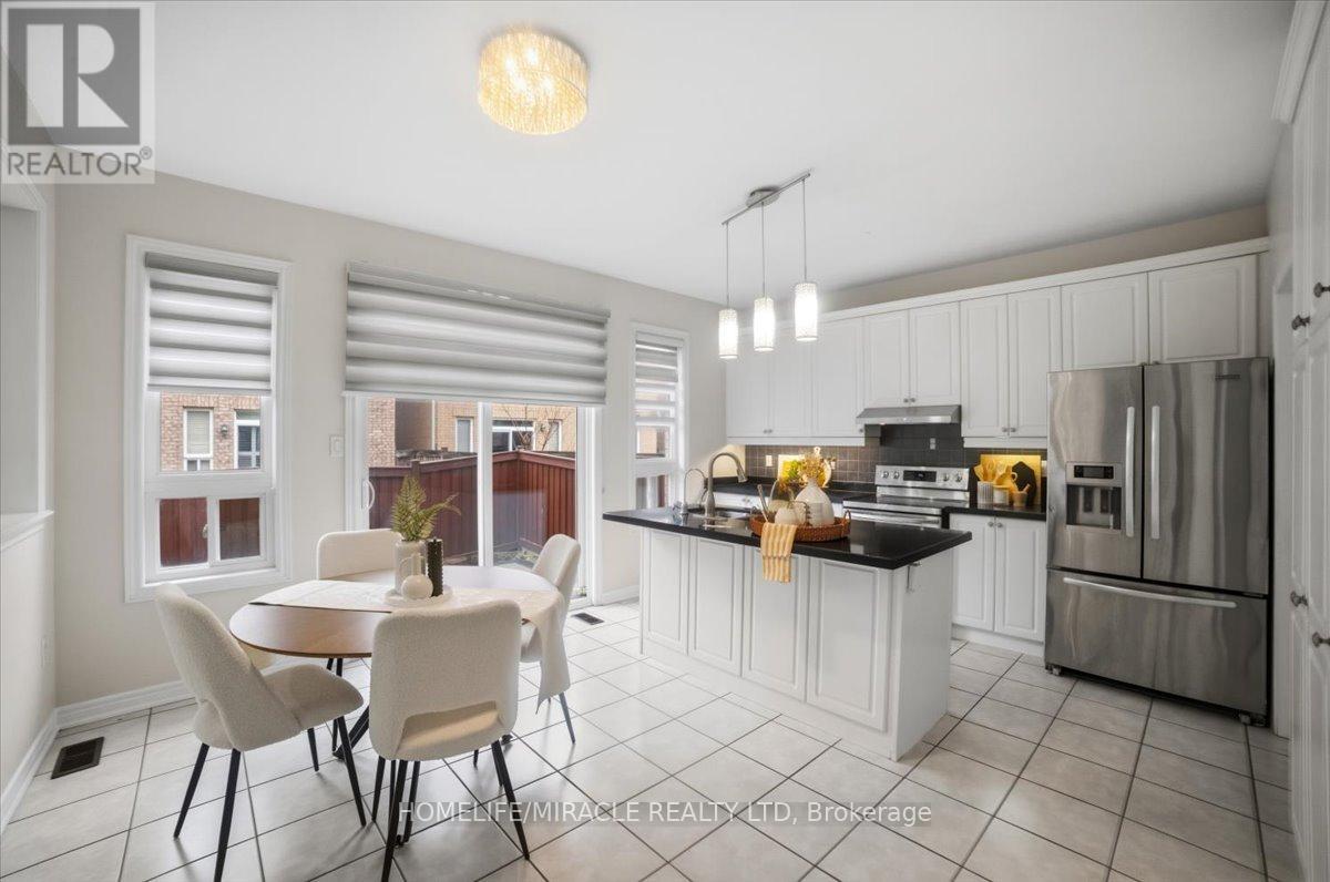 381 Queen Mary Drive, Brampton, Ontario  L7A 3T1 - Photo 8 - W12998020